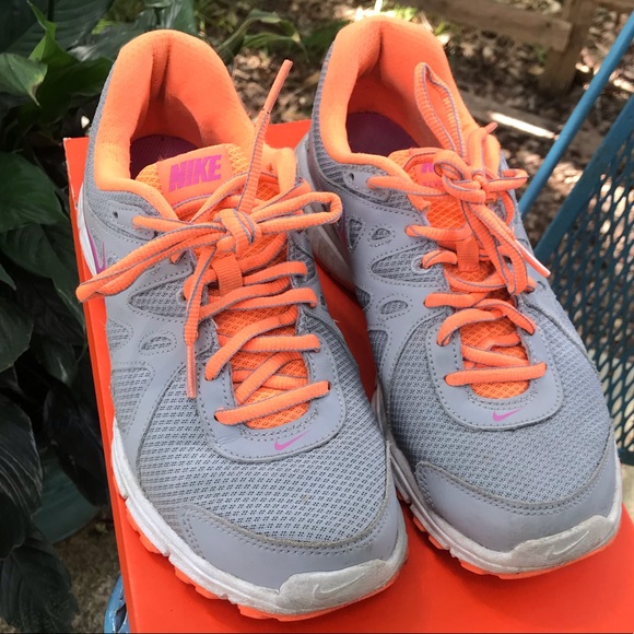 nike women's shoes platform